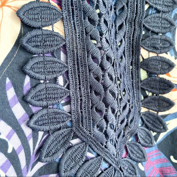 Tropical Print Tunic Blouse with Long Sleeves in Cotton for Cruise Vacations - Picture 6 of 7